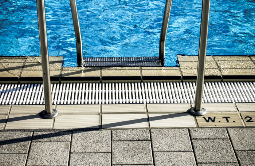 Swimming pool steps